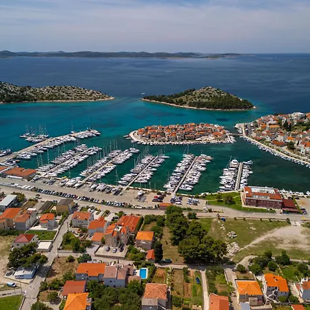 Simona Tribunj Tribalj