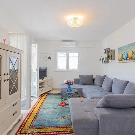 Simona Tribunj Appartamento *