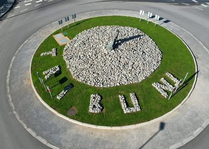 Simona Tribunj Tribalj